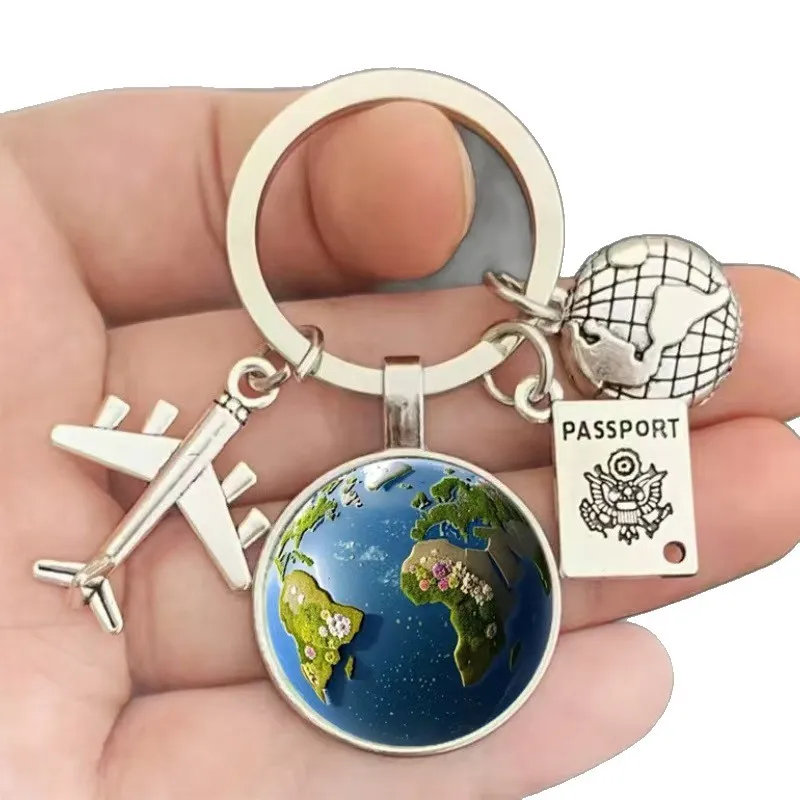 Airplane & Globe Peace Keychain – Travel Themed Bag & Car Pendant, World Map Design Keyring, Meaningful Accessory for Peace & Adventure Lovers